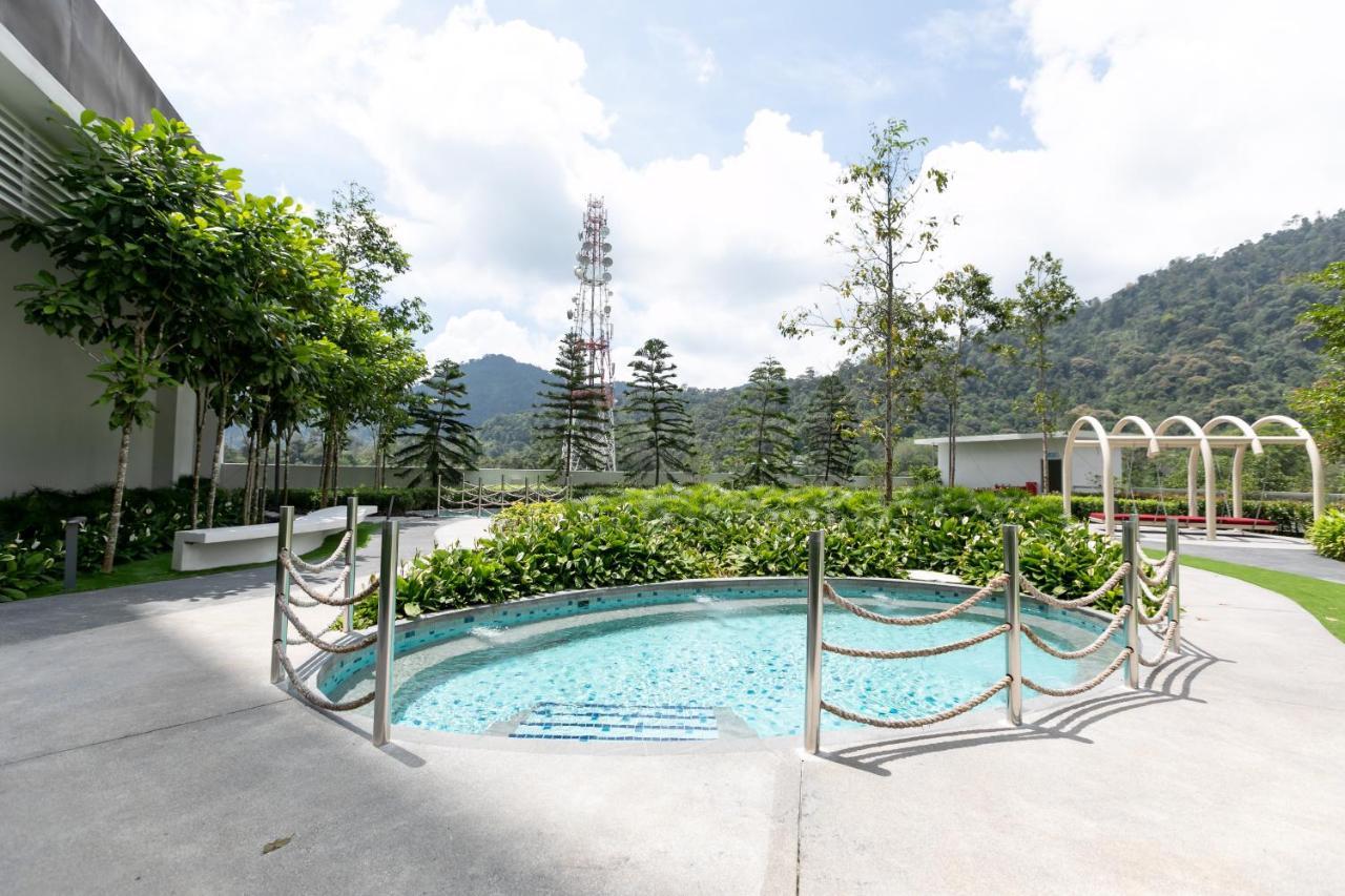 Double Story In The Sky - Genting Windmill Duplex Suite Dataran Tinggi Genting Bagian luar foto